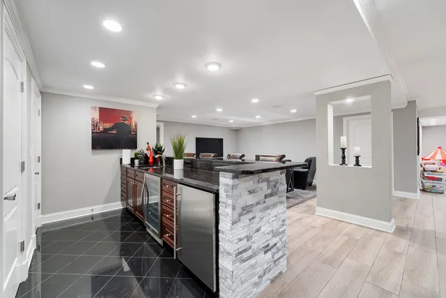 $2,500,000 | 950 Gage Lane, Lake Forest, IL 60045