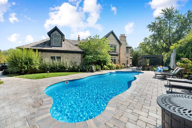 $2,500,000 | 950 Gage Lane, Lake Forest, IL 60045