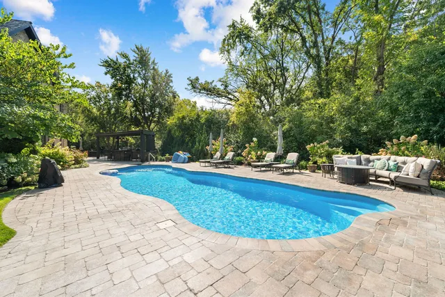 $2,500,000 | 950 Gage Lane, Lake Forest, IL 60045