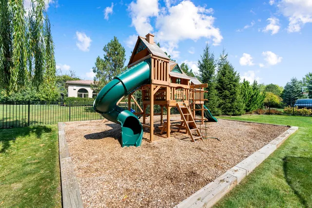 $2,500,000 | 950 Gage Lane, Lake Forest, IL 60045