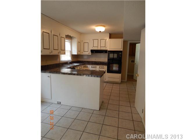 8637 Stoneface Road Charlotte, NC 28214 - Photo 3 of 10 Gallery Image 3