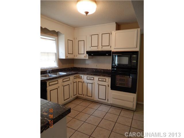8637 Stoneface Road Charlotte, NC 28214 - Photo 4 of 10 Gallery Image 4