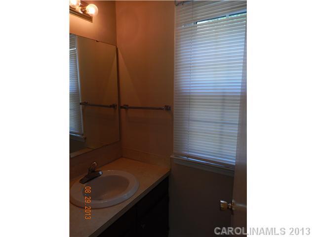 8637 Stoneface Road Charlotte, NC 28214 - Photo 6 of 10 Gallery Image 6