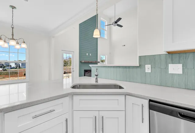 $449,900 | 370 Kingland Lane, Clarksville, TN 37043