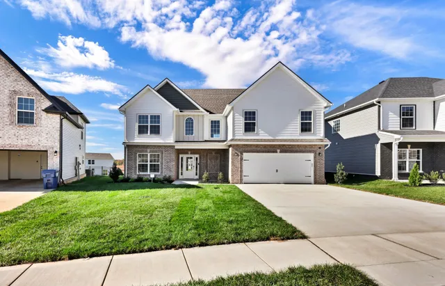 $449,900 | 370 Kingland Lane, Clarksville, TN 37043