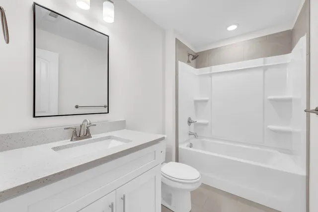 $449,900 | 370 Kingland Lane, Clarksville, TN 37043