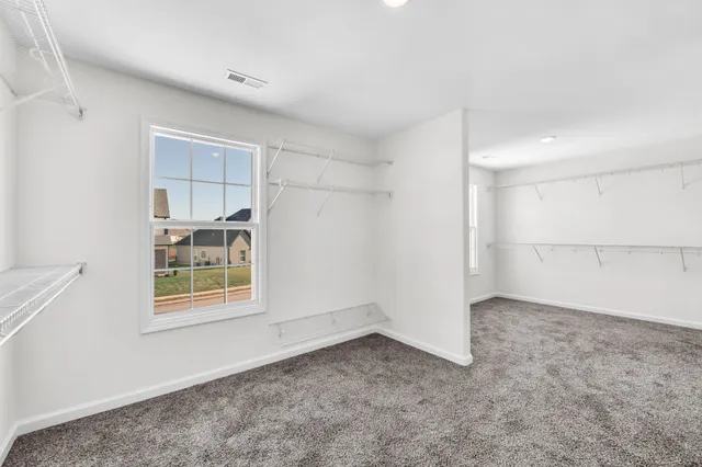 $449,900 | 370 Kingland Lane, Clarksville, TN 37043