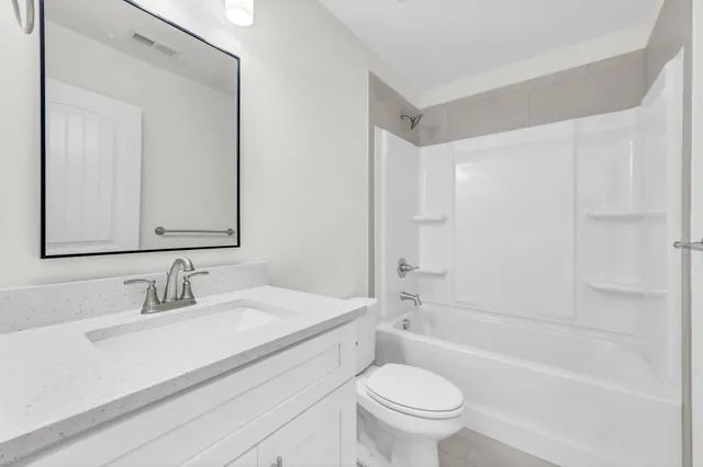 $449,900 | 370 Kingland Lane, Clarksville, TN 37043