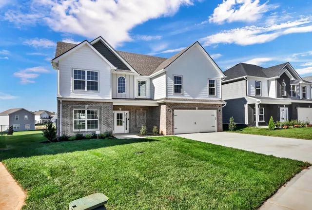 $449,900 | 370 Kingland Lane, Clarksville, TN 37043