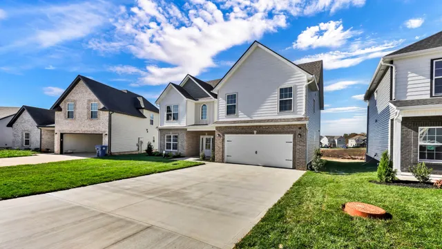 $449,900 | 370 Kingland Lane, Clarksville, TN 37043