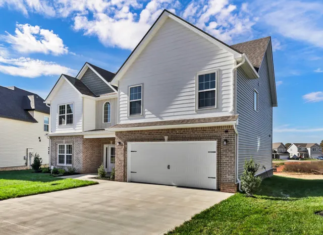 $449,900 | 370 Kingland Lane, Clarksville, TN 37043