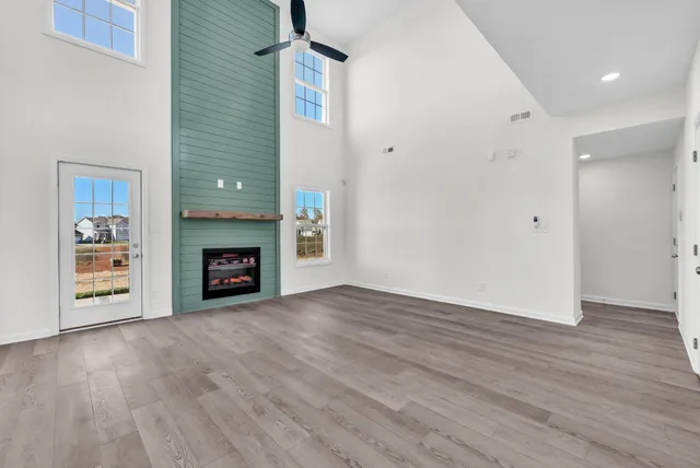 $449,900 | 370 Kingland Lane, Clarksville, TN 37043