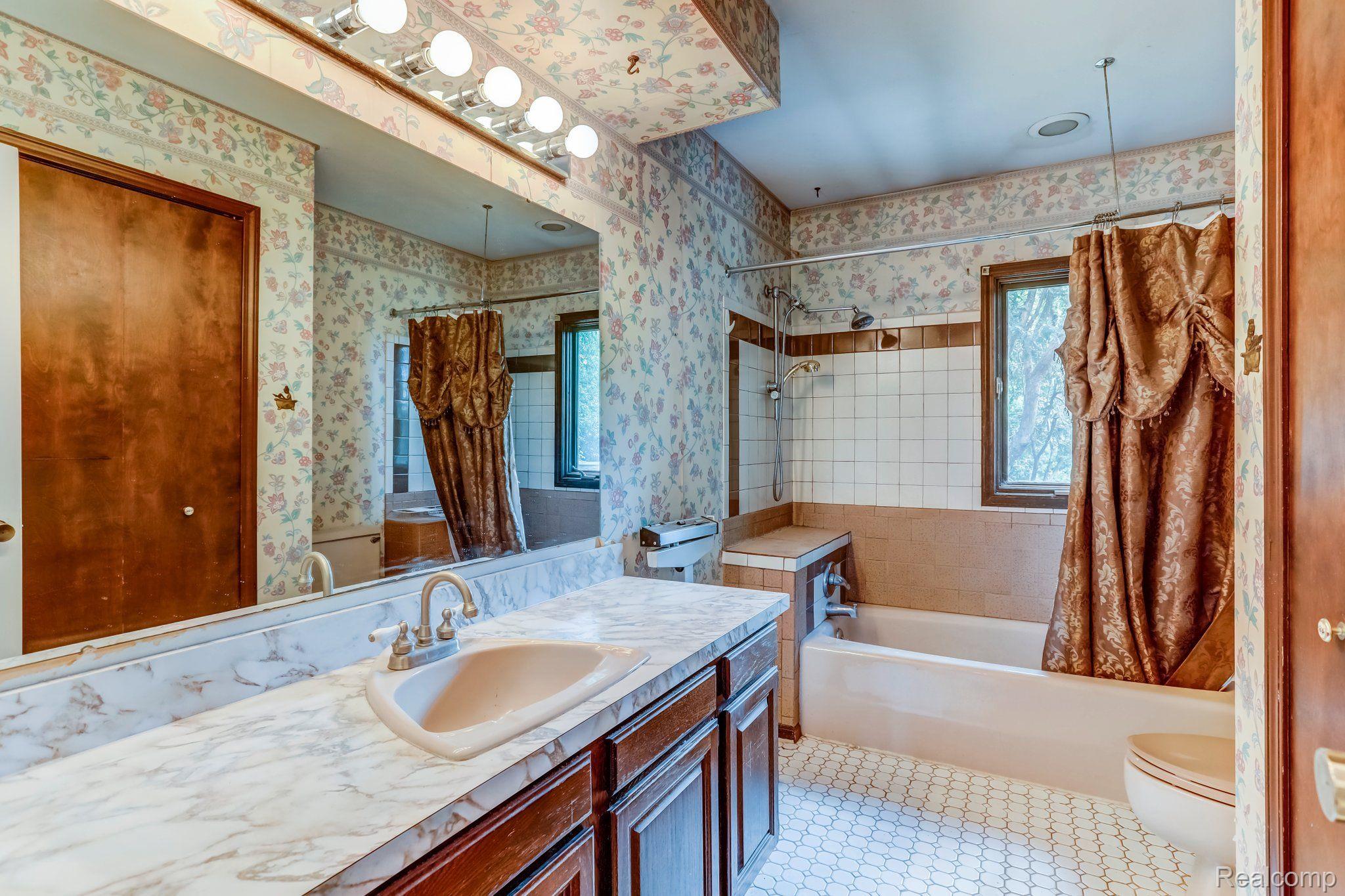 7730 Haley Road White Lake, MI 48383 - Photo 20 of 39 Gallery Image 20
