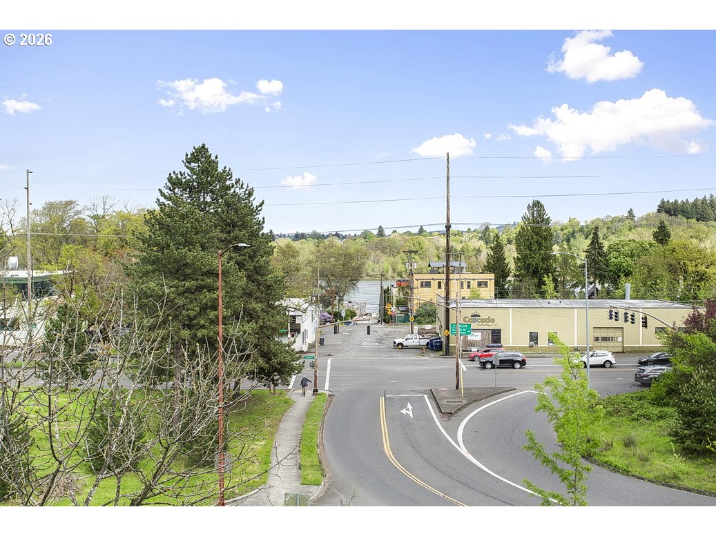 622 South Nevada Street, Unit D Portland, OR 97219 - Photo 5 of 37 a view of a city