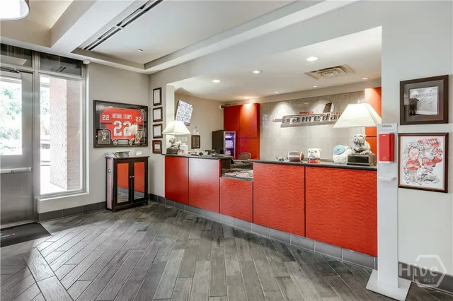 $950,000 | 250 West Broad Street, Unit 811, Athens, GA 30601