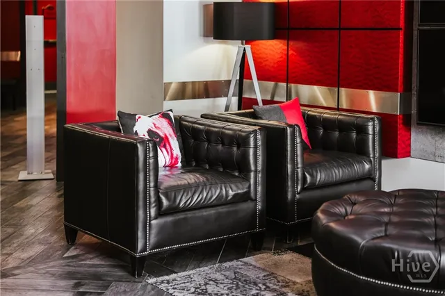 $950,000 | 250 West Broad Street, Unit 811, Athens, GA 30601