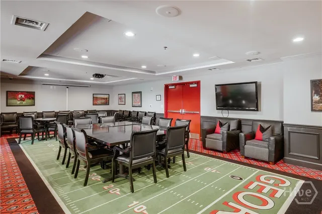 $950,000 | 250 West Broad Street, Unit 811, Athens, GA 30601