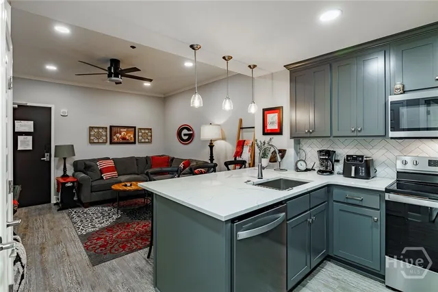 $950,000 | 250 West Broad Street, Unit 811, Athens, GA 30601