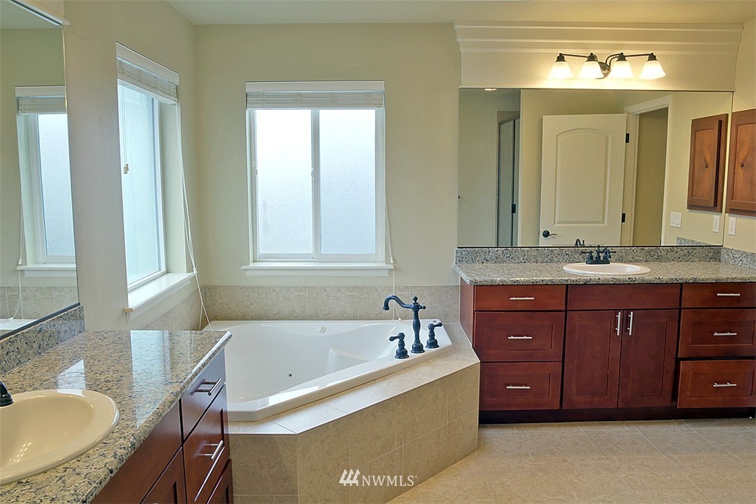 6747 Southeast 2nd Street Renton, WA 98059 - Photo 12 of 21