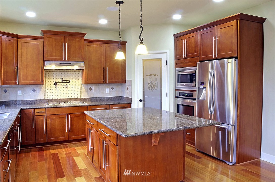 6747 Southeast 2nd Street Renton, WA 98059 - Photo 4 of 21