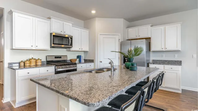 $294,880 | 381 Glade Court, Loris, SC 29569