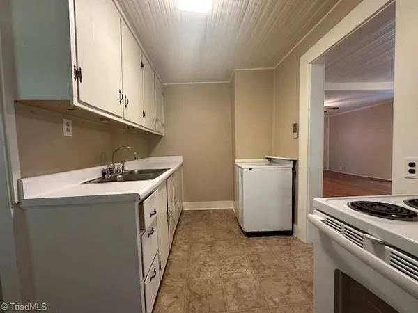 $1,050 | 2720 Gwaltney Road, Greensboro, NC 27407