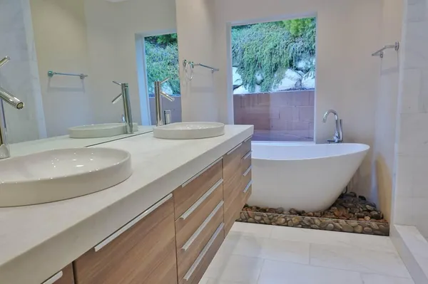 $2,395,000 | 1324 Kenwood Road, Santa Barbara, CA 93109