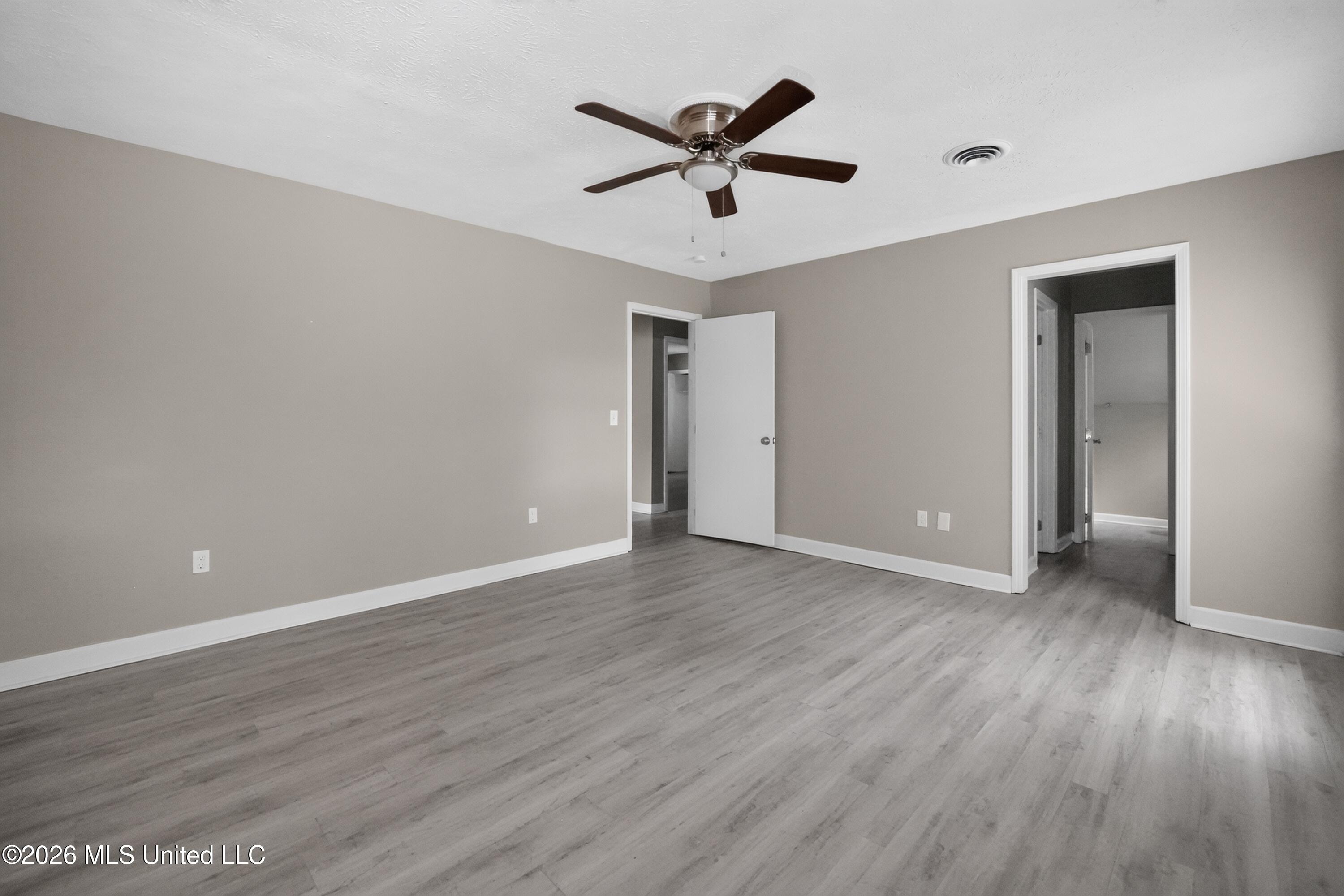 2050 Gateway Drive Ridgeland, MS 39157 - Photo 5 of 24 15_2050_Gateway_Dr-Bedroom-8586