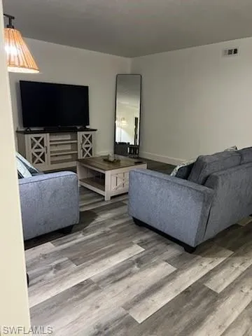 $2,800 | 4617 Bayshore Drive, Unit H1, Naples, FL 34112