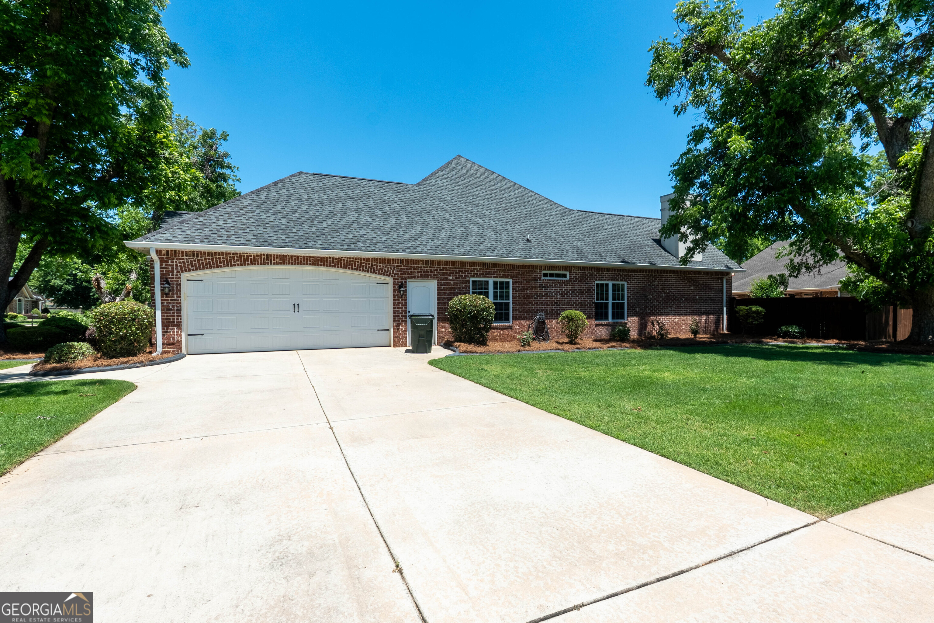 501 Old Bridge Road Warner Robins, GA 31088 - Photo 54 of 54 a front view of a house with a yard
