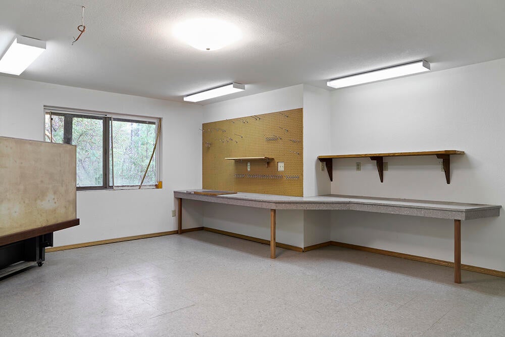 284 Hidden Valley Road Grants Pass, OR 97527 - Photo 32 of 55 31