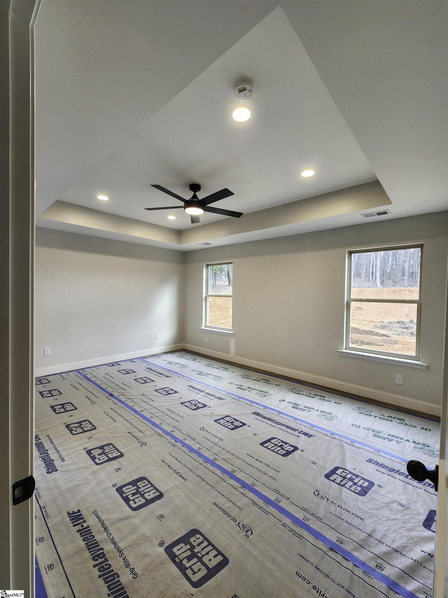 1027 Lakeview Circle Greer, SC 29651 - Photo 6 of 17