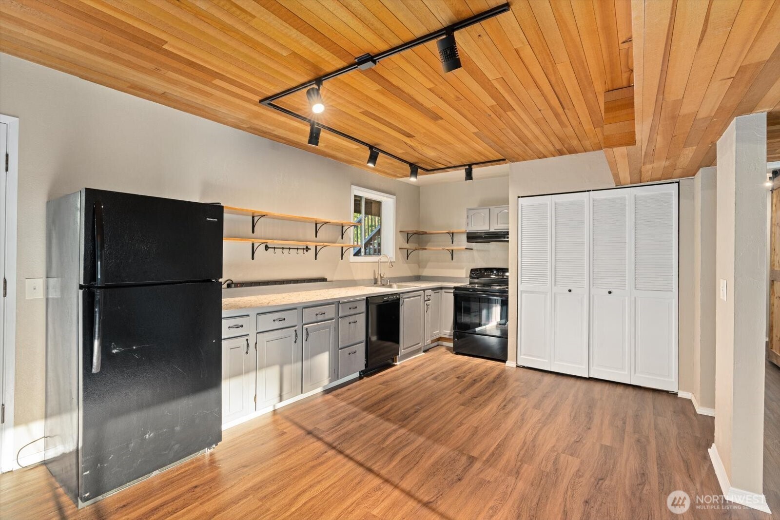 23521 3rd Avenue Southeast Bothell, WA 98021 - Photo 24 of 40 Gallery Image 24