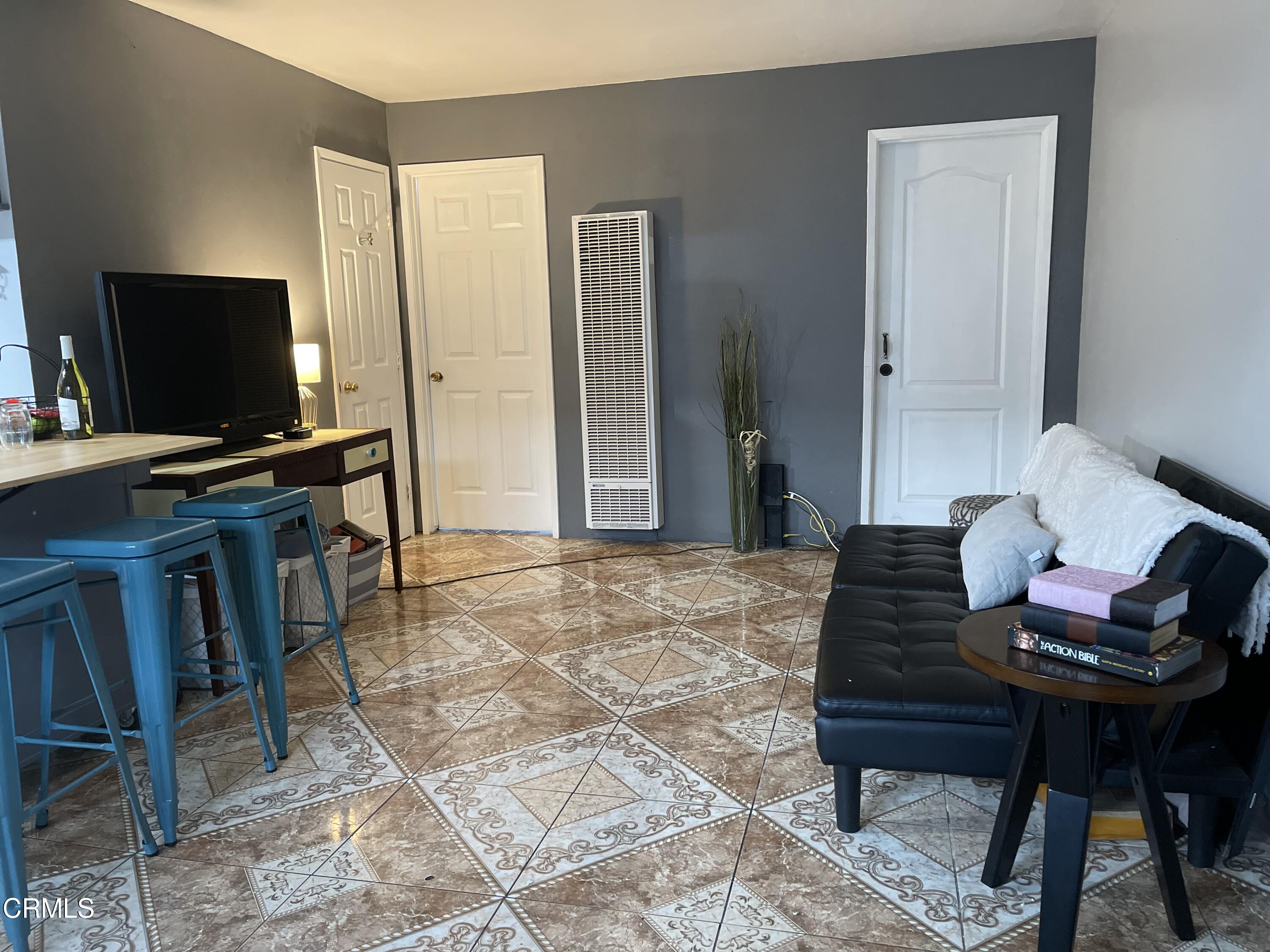 1925 Ginger Street, Unit 102 Oxnard, CA 93036 - Photo 6 of 10 Entry 2