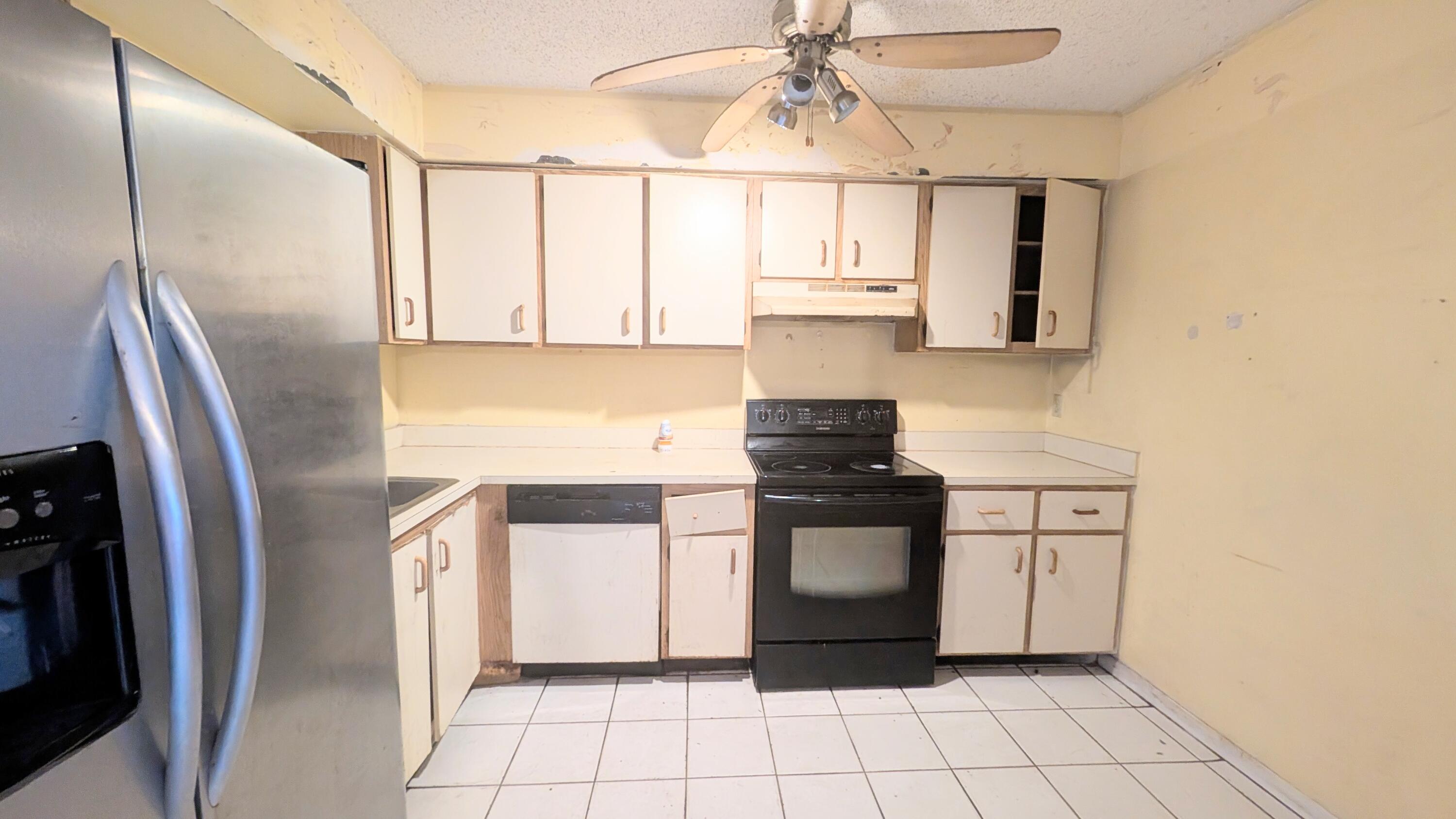807 Riverside Drive, Unit 7 Greenacres, FL 33463 - Photo 5 of 10 PXL_20260326_203711930.MP~2