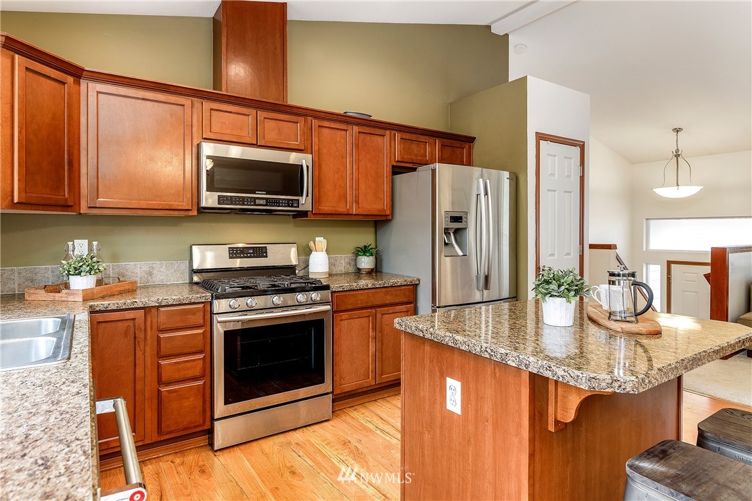 1618 241st Street Southwest Bothell, WA 98021 - Photo 8 of 38