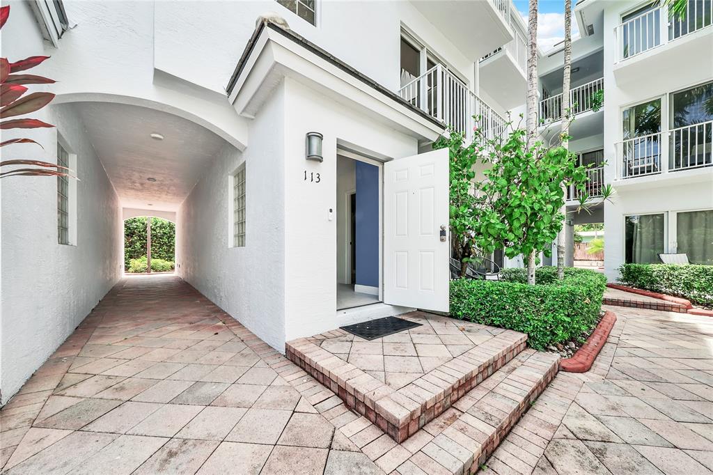 2725 Northeast 8th Avenue, Unit 113 Wilton Manors, FL 33334 - Photo 2 of 72