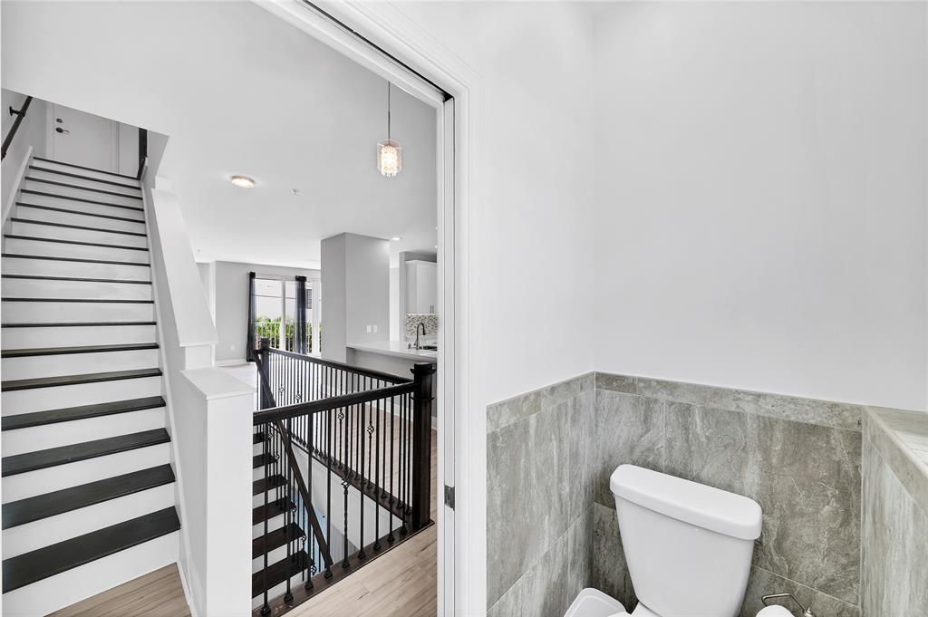 2725 Northeast 8th Avenue, Unit 113 Wilton Manors, FL 33334 - Photo 32 of 72