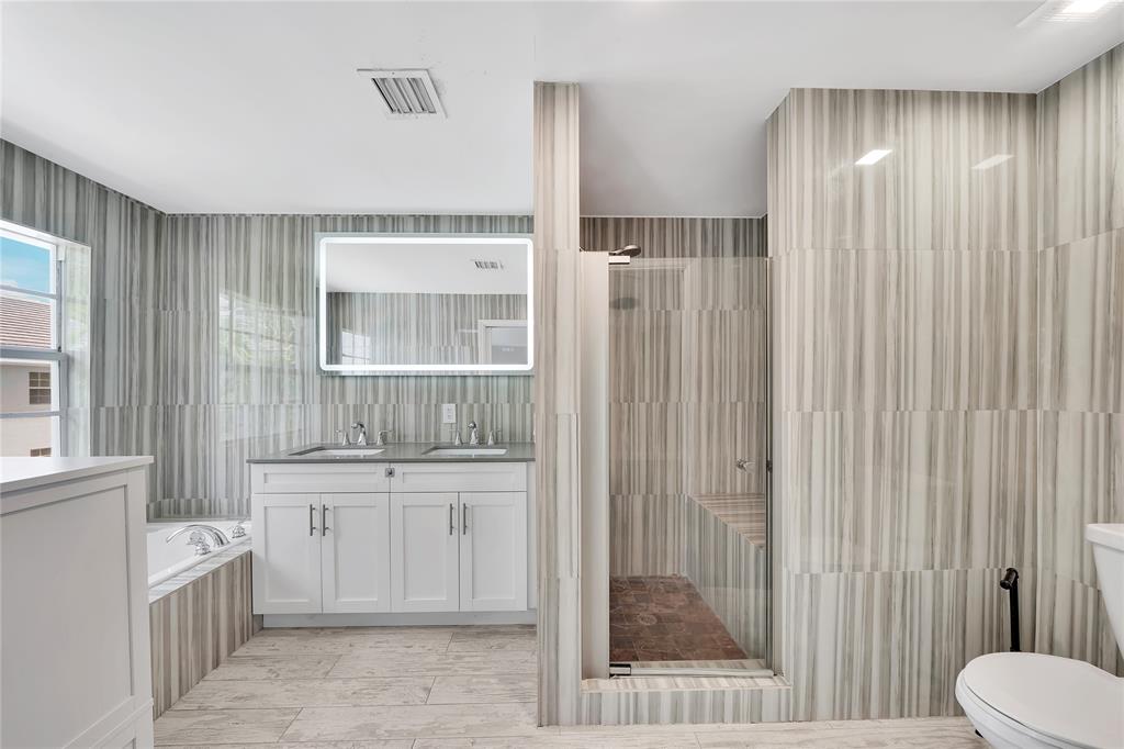 2725 Northeast 8th Avenue, Unit 113 Wilton Manors, FL 33334 - Photo 41 of 72