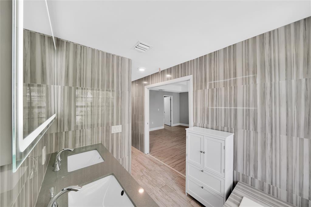 2725 Northeast 8th Avenue, Unit 113 Wilton Manors, FL 33334 - Photo 44 of 72