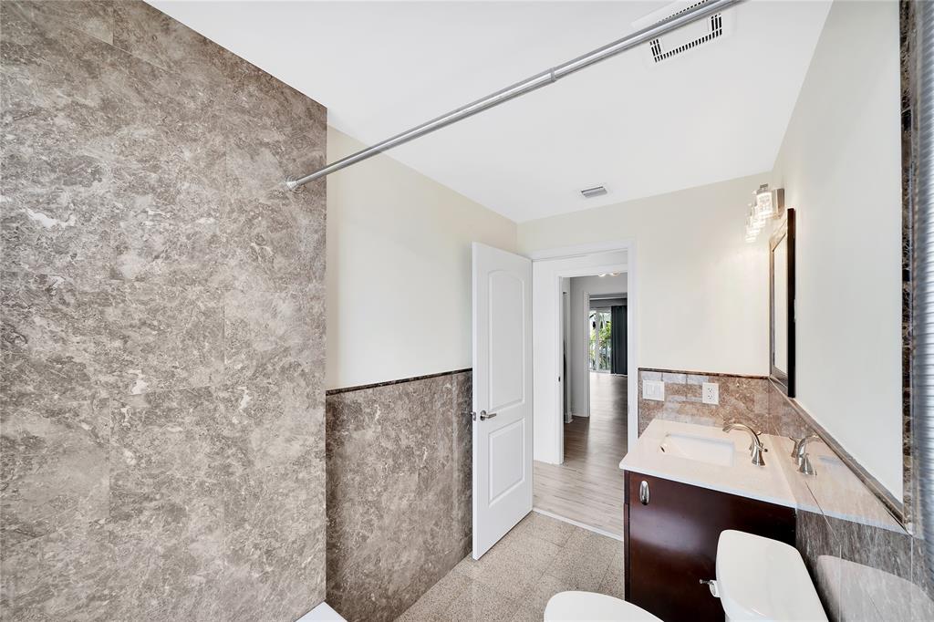 2725 Northeast 8th Avenue, Unit 113 Wilton Manors, FL 33334 - Photo 54 of 72