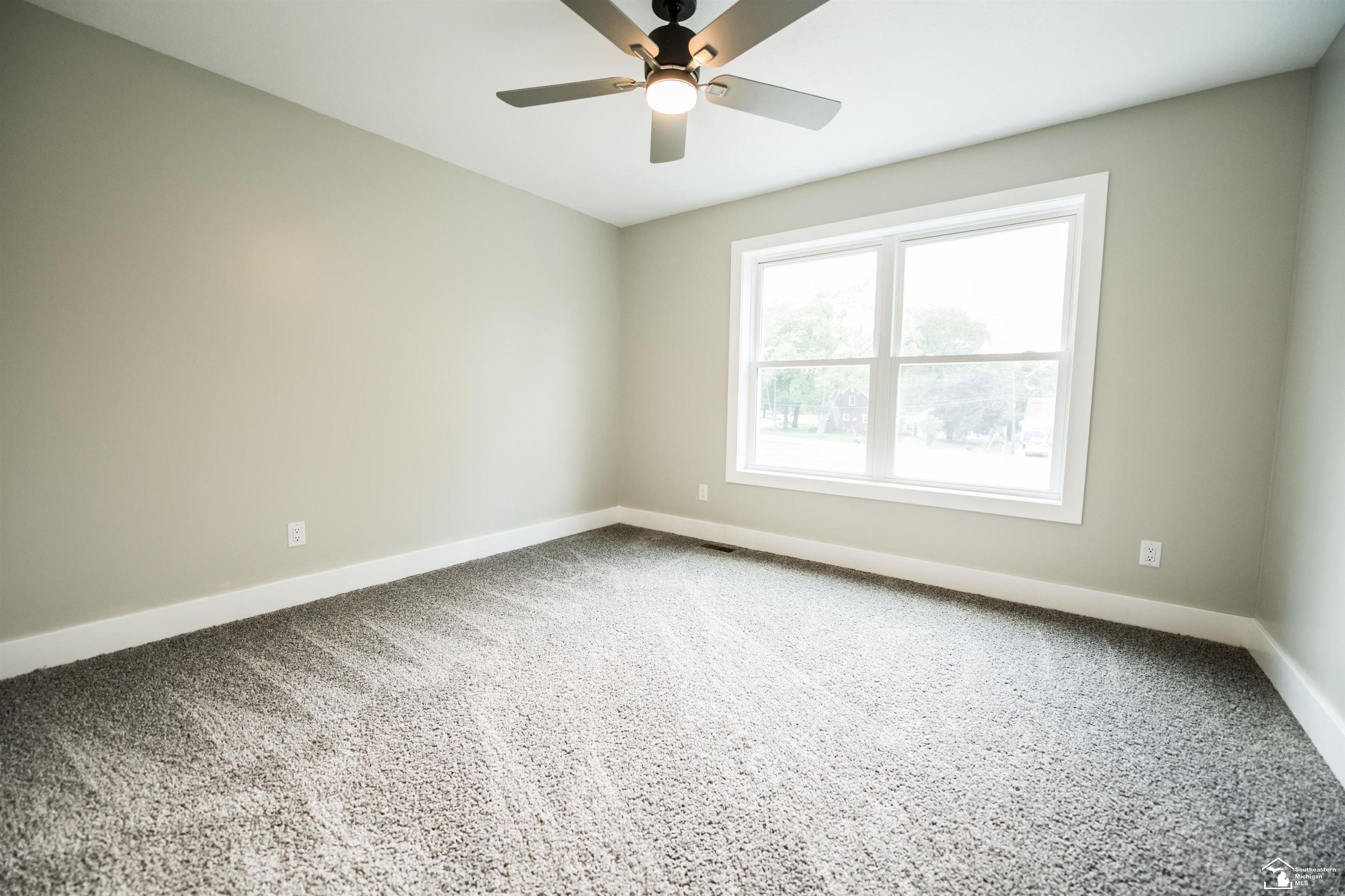15441 Charles Street Monroe, MI 48161 - Photo 31 of 47 50111473-37.JPG