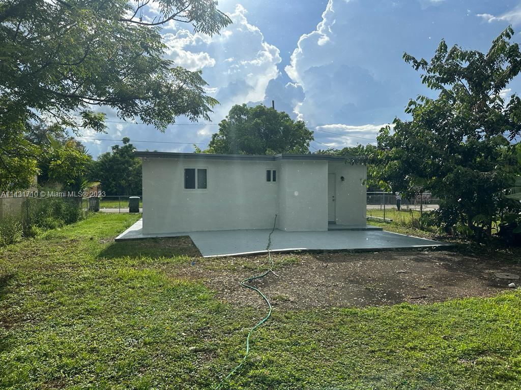 429 Southwest 7th Avenue Homestead, FL 33030 - Photo 14 of 16 a view of a backyard