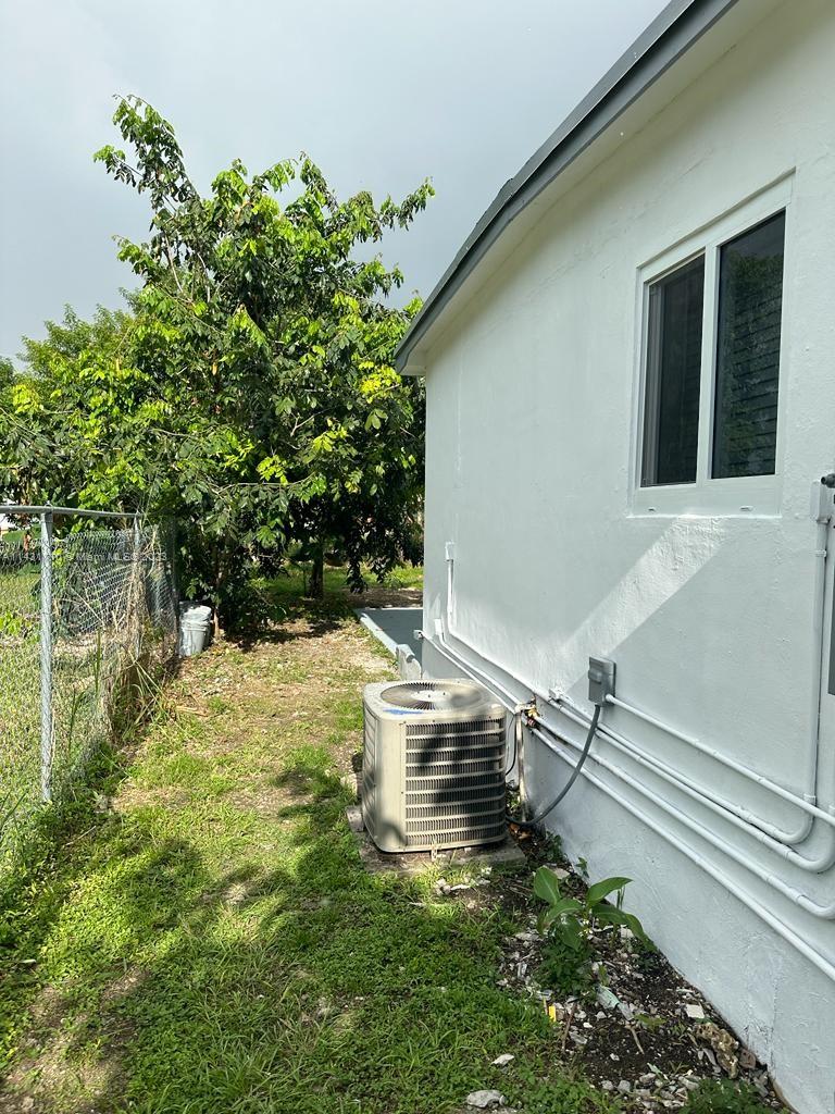 429 Southwest 7th Avenue Homestead, FL 33030 - Photo 16 of 16 a view of a backyard