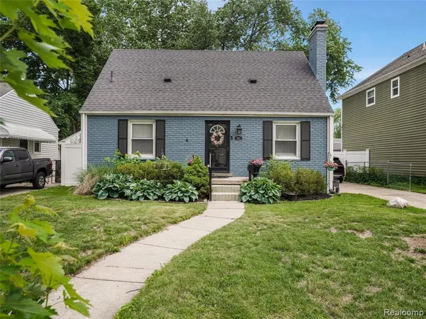 $395,000 | 1944 Cummings Avenue, Berkley, MI 48072