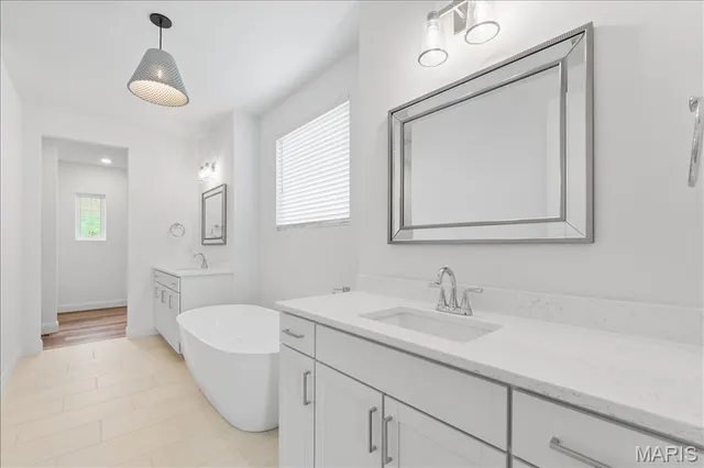 $998,000 | 412 Parkview Lane, Eureka, MO 63025