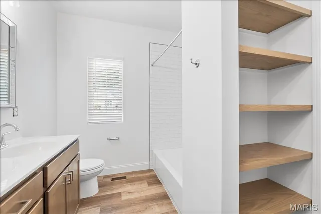 $998,000 | 412 Parkview Lane, Eureka, MO 63025