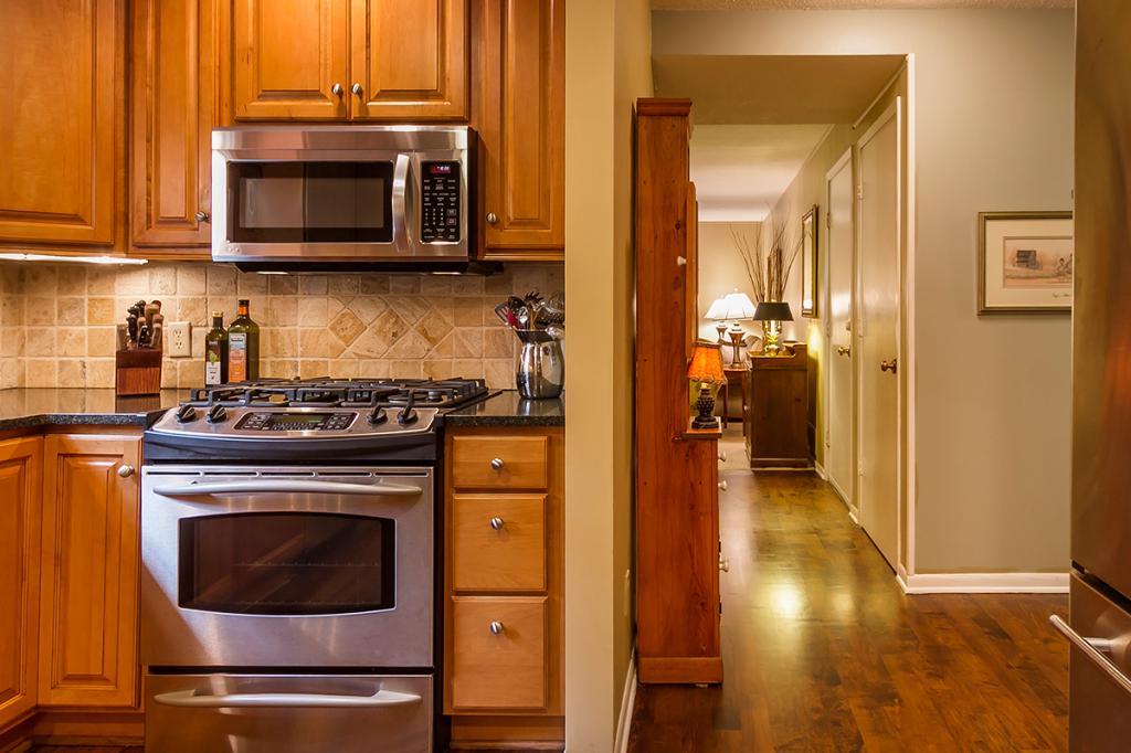 13301 Stone Road Minnetonka, MN 55305 - Photo 11 of 32 Gallery Image 11