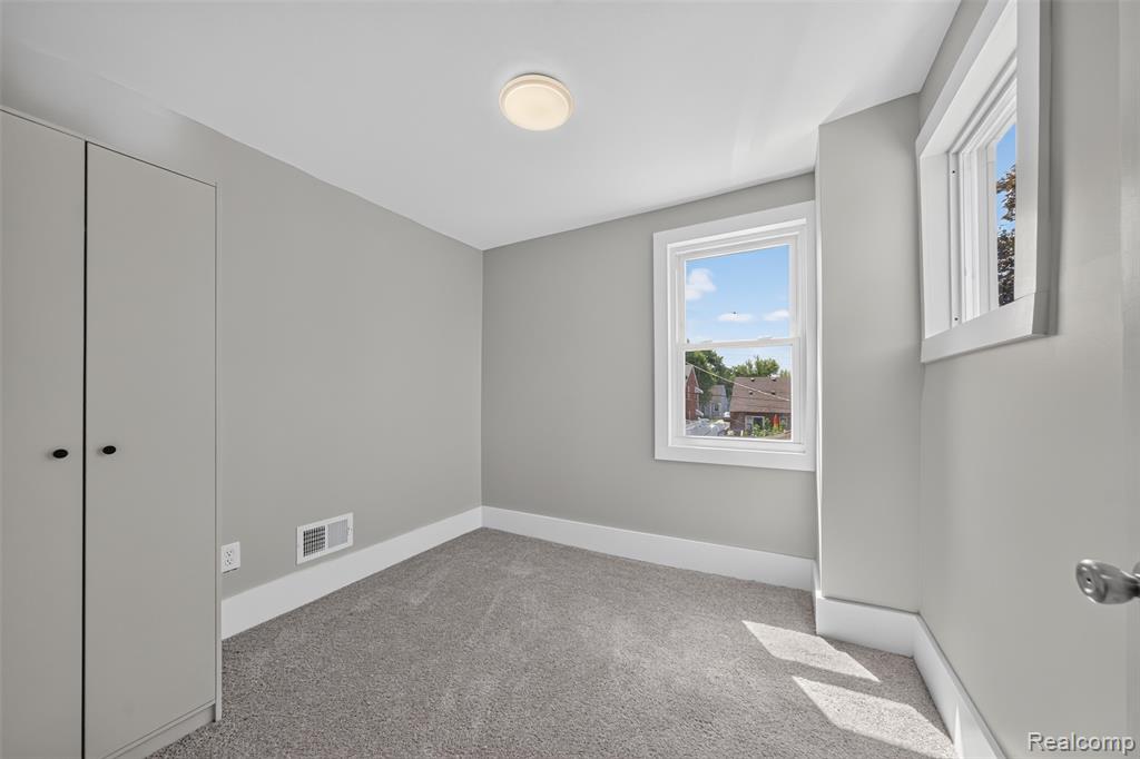 761 Columbia Road Berkley, MI 48072 - Photo 18 of 29 Gallery Image 18
