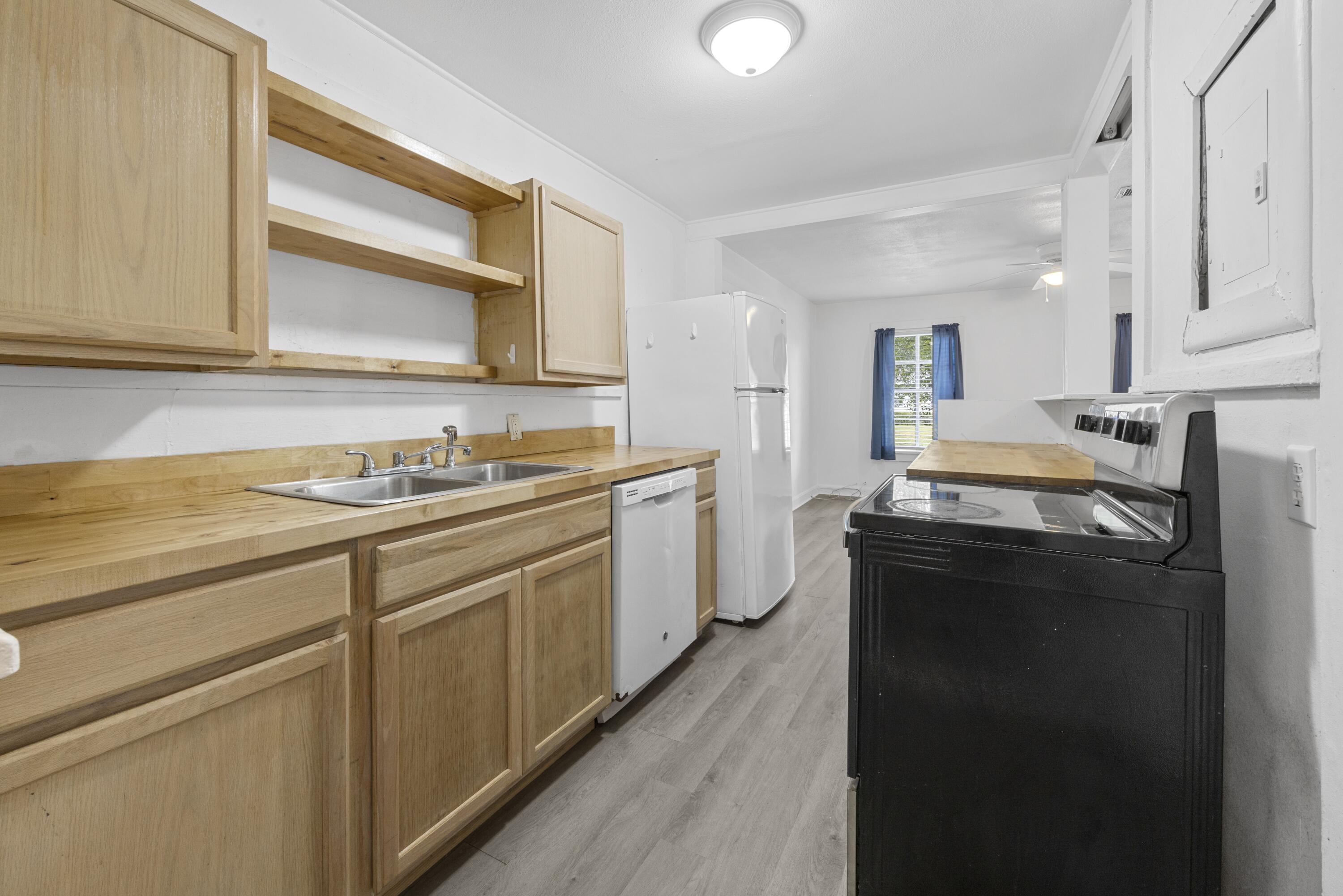 324 Dixie Street Crestview, FL 32536 - Photo 14 of 34 E79A8546